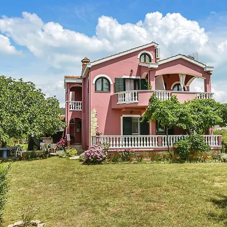 Gorgeous In With Kitchen Apartment *