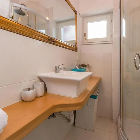 Gorgeous In With Kitchen Apartment Sukosan