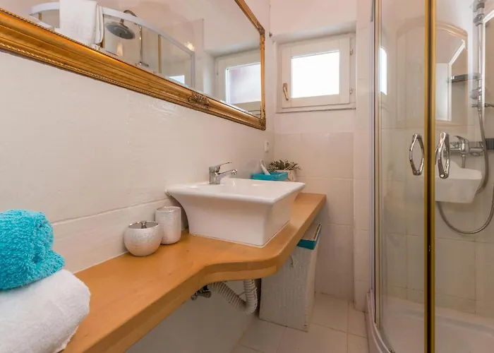 Gorgeous In With Wifi Apartamento Sukošan