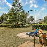 Apartman Gorgeous In With Wifi Sukosan